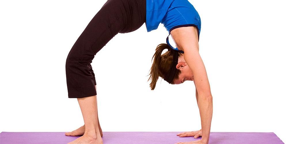 Com superar el mal d'esquena amb exercicis de ioga a casa