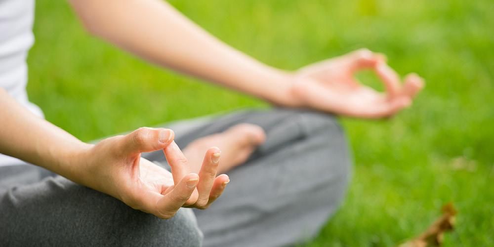 Vale a pena tentar, esta é a forma certa de meditação para aliviar o estresse