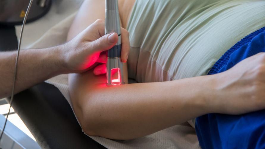 Laserteraapia mitmesugused eelised alates valu leevendamisest kuni vähist ülesaamiseni