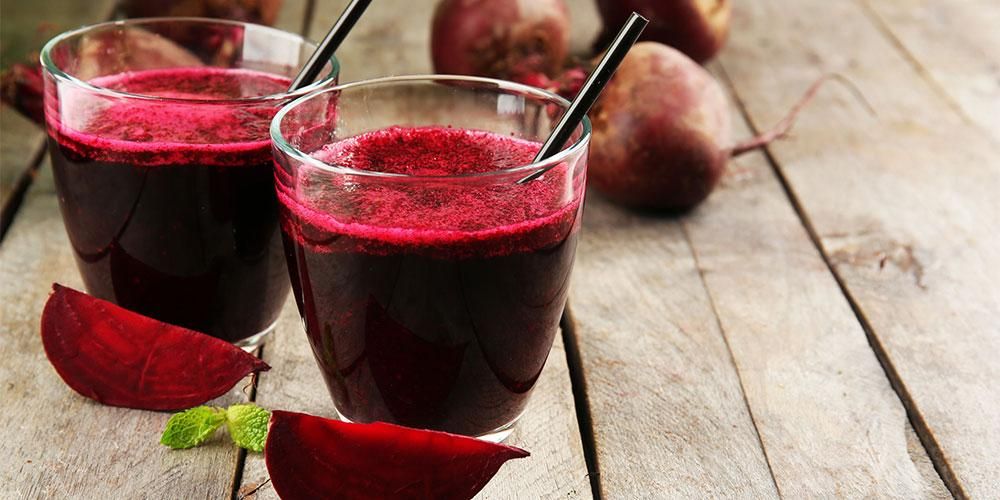 8 sucs de fruites efectius per superar la pressió arterial alta