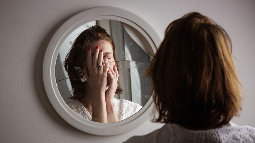 Katoptrofoobia, peeglifoobia, mis võib tekkida varjatud trauma tõttu