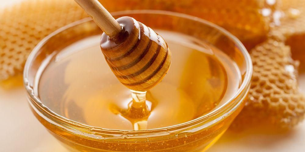 Lær de forskellige fordele ved Manuka-honning at kende, komplet med bivirkninger