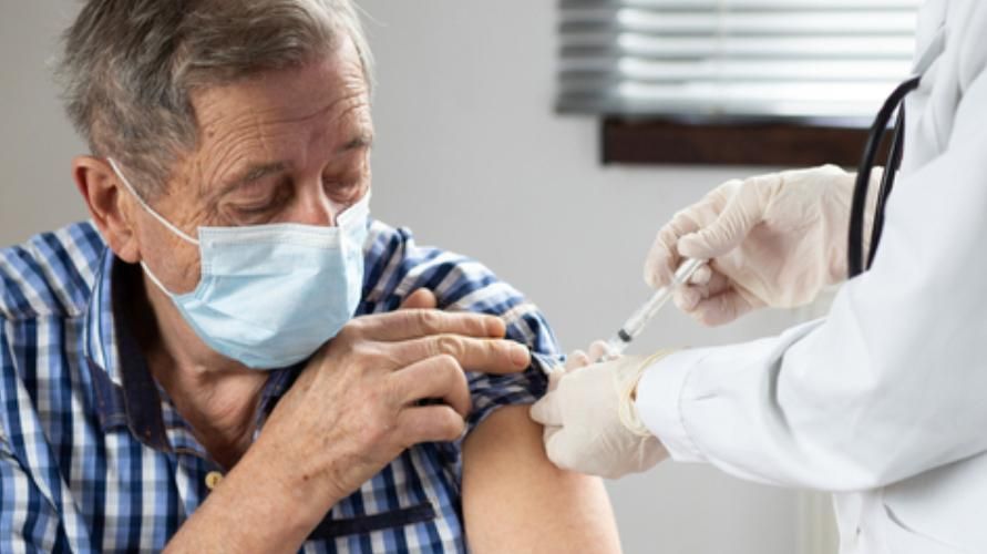 Kako se prijaviti za cepivo Covid-19 za starejše
