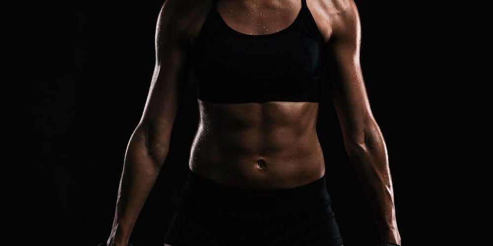 Εμπνευσμένη από την Pevita Pearce, κάντε αυτές τις σωματικές ασκήσεις για να χτίσετε τους μύες σας