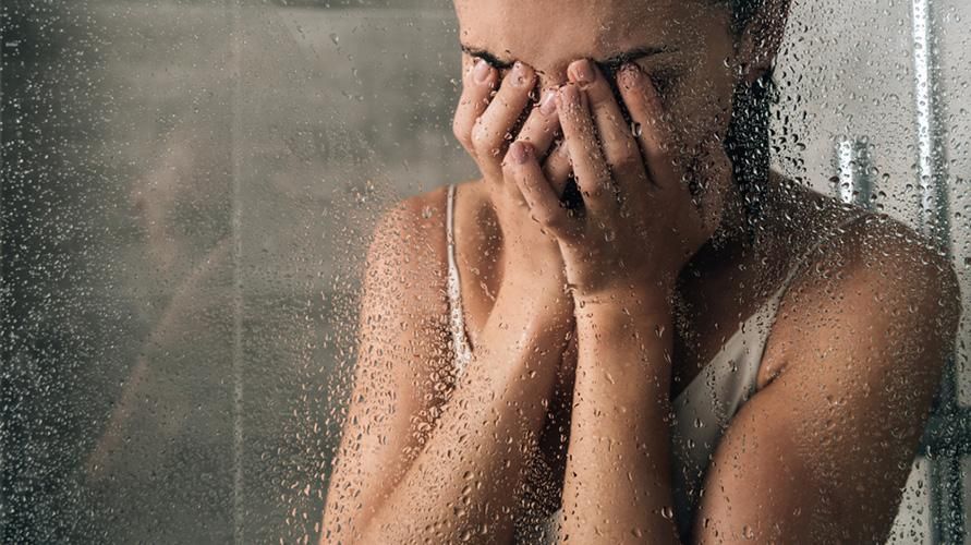 Ablutofobija arba vonios fobija: simptomai, priežastys ir kaip ją įveikti