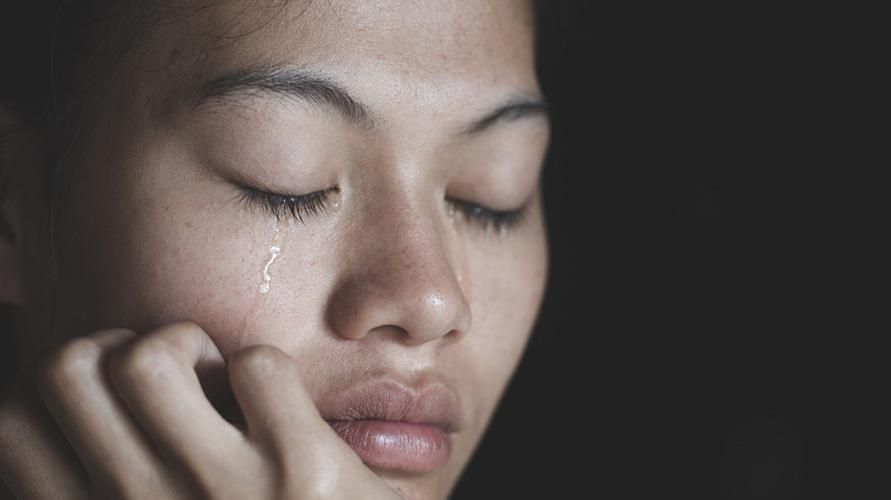 Freqüentemente, chora sozinho, o que causa isso?