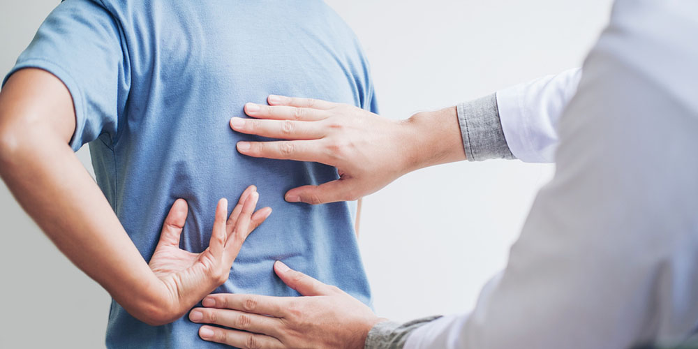 Zistite, aké sú príznaky, príčiny a ako liečiť bolesť chrbta