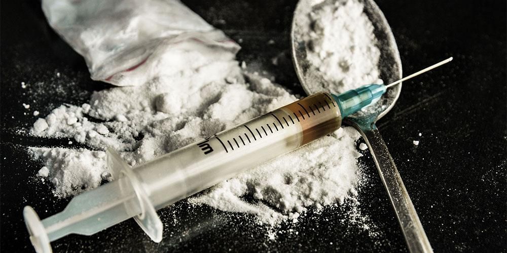 Heroin je neškodljiva snov, če se kadi in še 6 drugih mitov