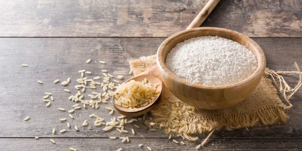Uzziniet par rīsu miltu priekšrocībām veselībai un skaistumam