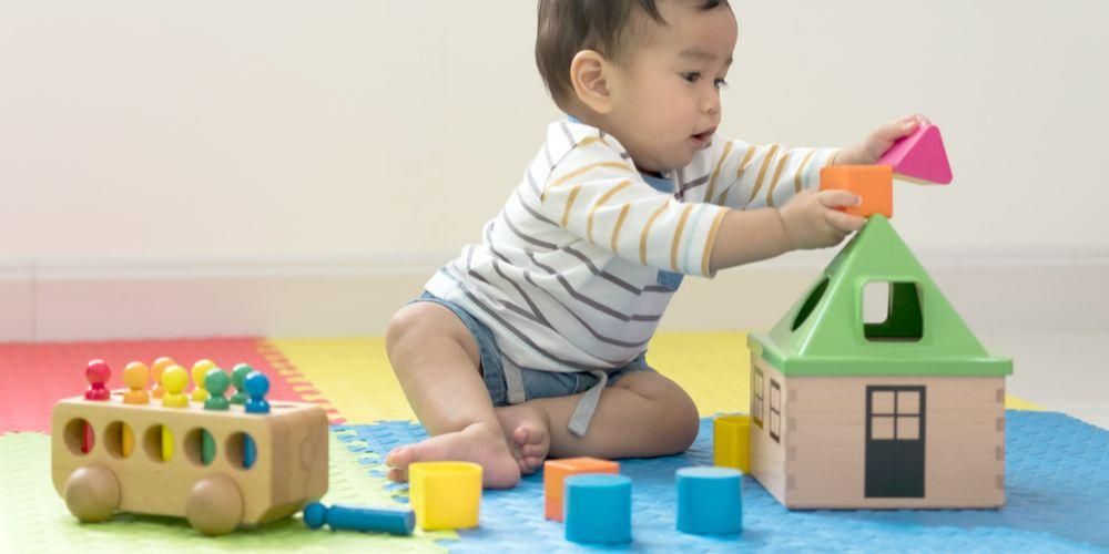 8 brinquedos de 1 ano adequados para a idade do seu filho