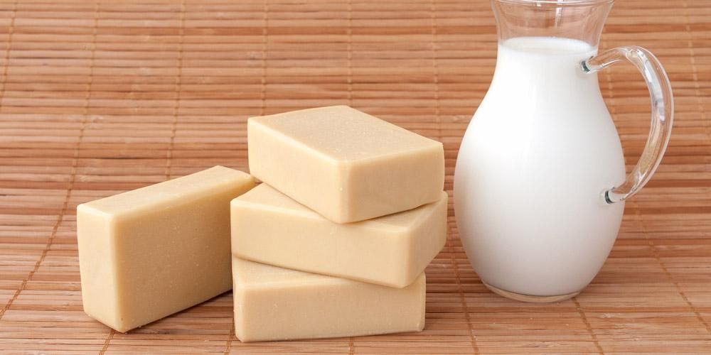 5 melhores produtos para sentir os benefícios do banho com sabonete de leite