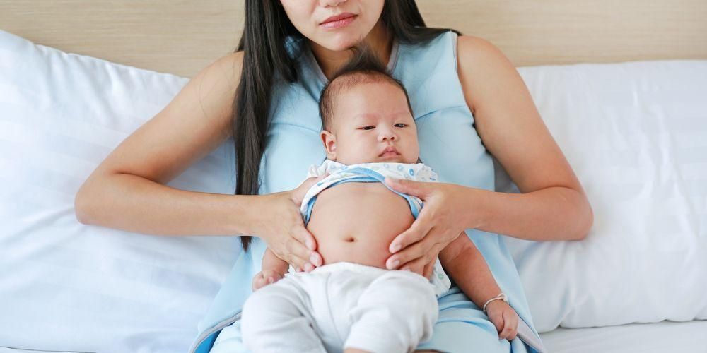 婴儿胃鸣和腹胀的原因以及如何克服它