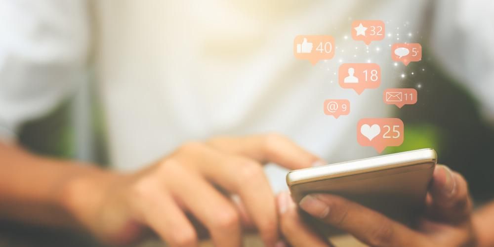 قریب رکھنا: سوشل میڈیا کے منفی اثرات سے بچو
