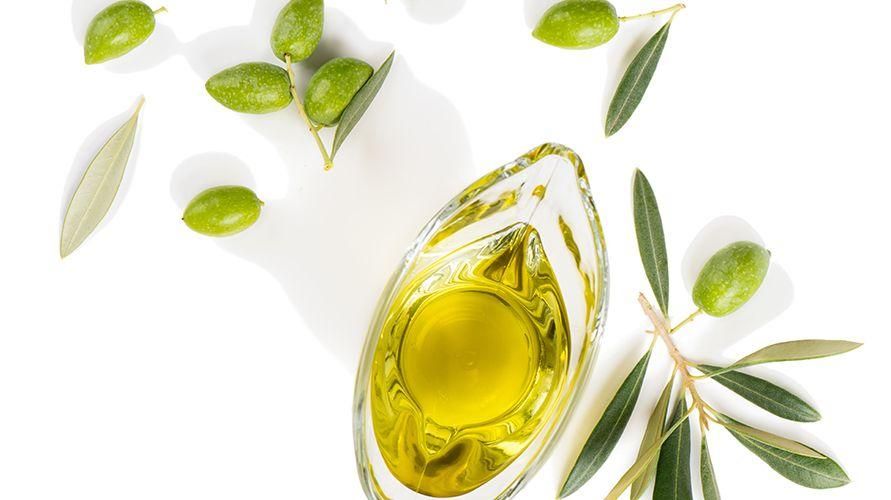 Разне предности маслиновог уља за уши и савети за његову употребу
