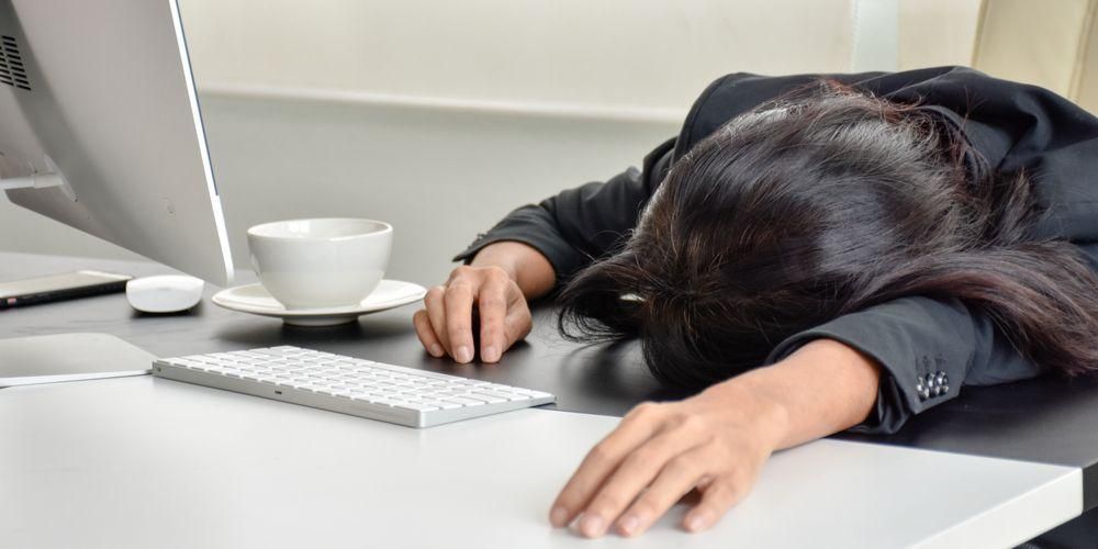 Ste utrujeni od dela? Preverite simptome in kako jih premagati