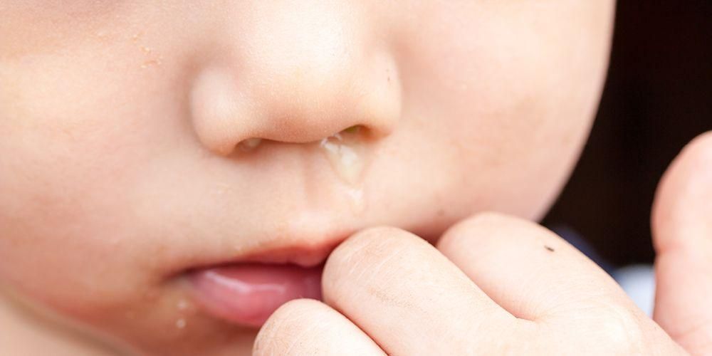 Conèixer com tractar la secreció nasal dels nens de manera natural