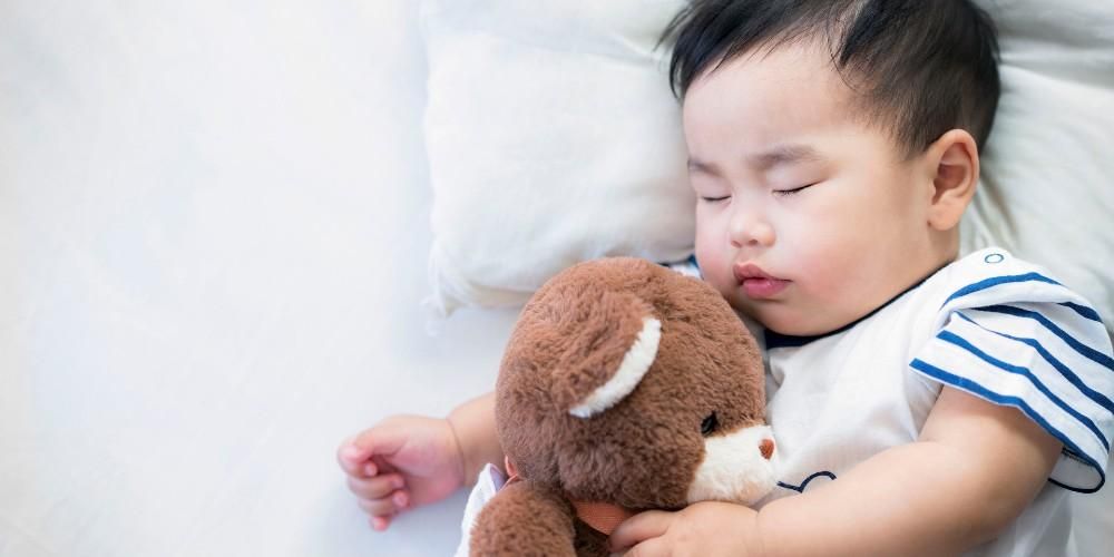 Děti spí 20 hodin u novorozenců: Zde je normální délka spánku ve věku každého dítěte