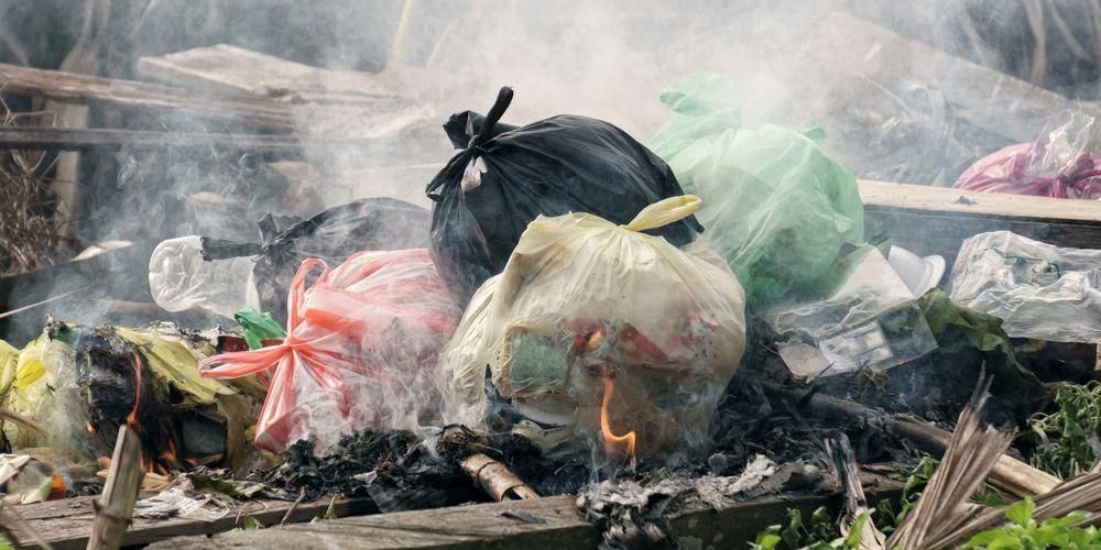 Špatné účinky spalování odpadu v domácím prostředí