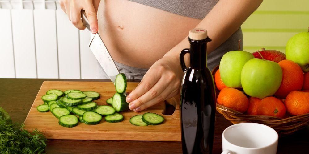 Fordele for agurk for gravide kvinder og risici, hvis de indtages i overkant