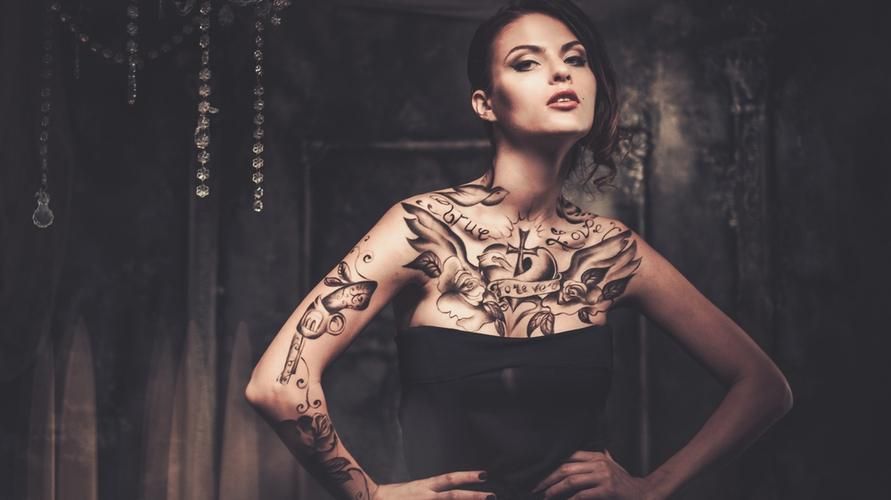 Tatuiruotės ant krūtų ir jų poveikis moterų sveikatai