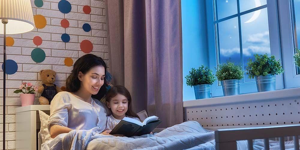 Pasakų skaitymo prieš miegą nauda jūsų mažyliui