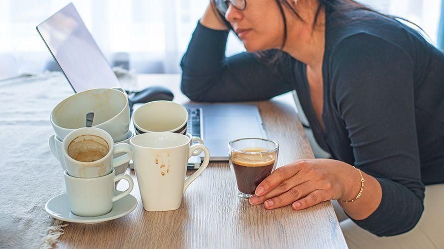 Kaffeafhængighed, genkend symptomerne, virkningen og hvordan man overvinder det