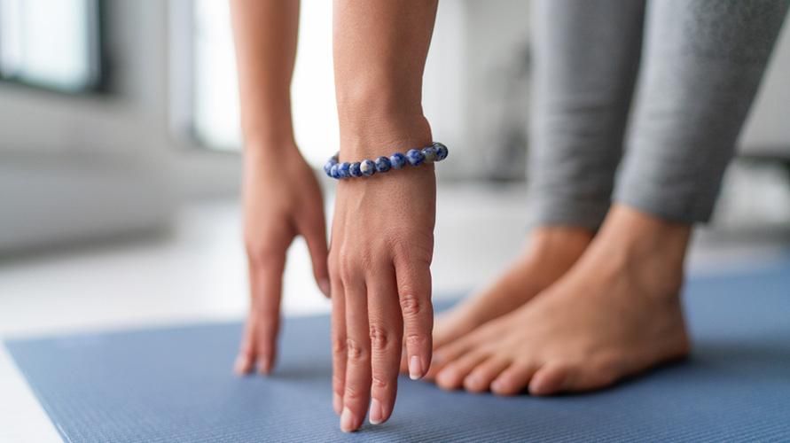 5 động tác chạm ngón chân giúp cơ thể nhanh nhẹn hơn