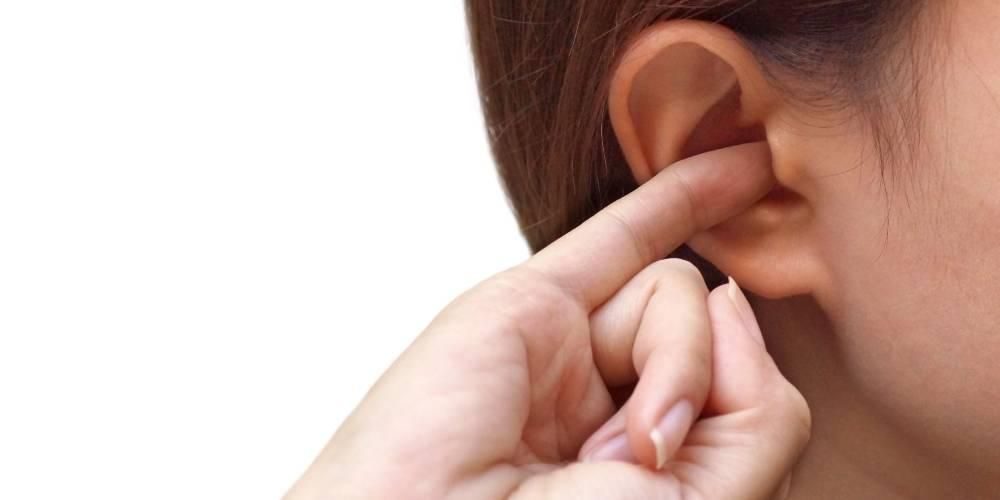 Årsagen til kløende ører, ikke kun fordi snavs samler sig