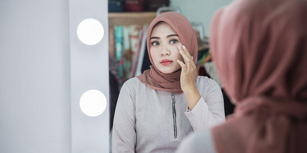 Tips til at lære make-up selv til ejere af fedtet hud