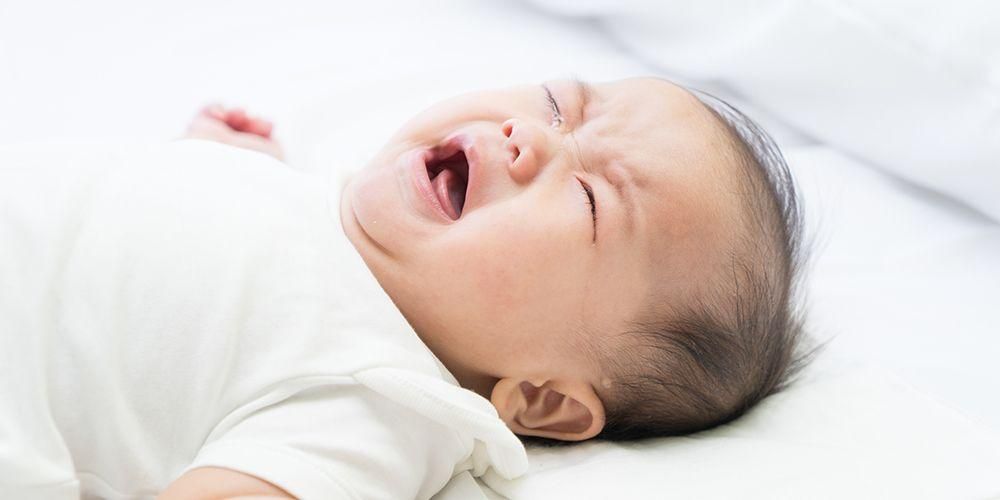 Các triệu chứng của bệnh uốn ván ở trẻ sơ sinh là gì?
