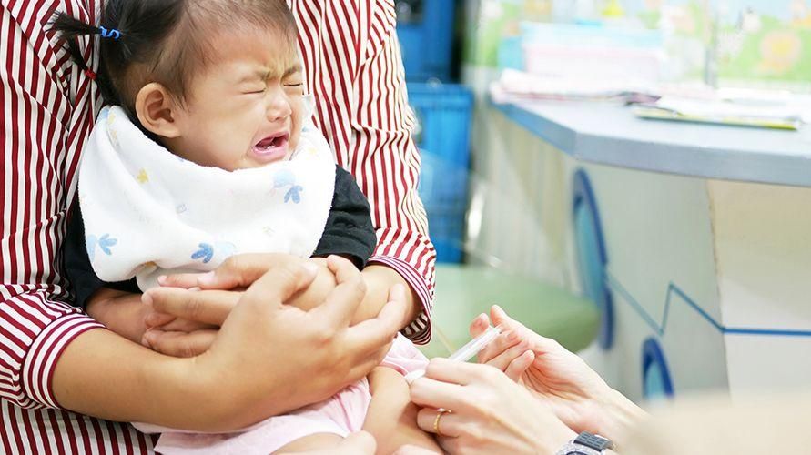Kan babyer bades etter vaksinasjon? Dette er hva legen sa