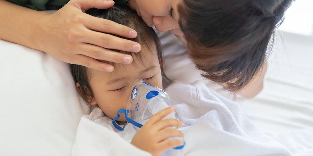Uzmanieties no bronhīta bērniem, kuru simptomi ir līdzīgi saaukstēšanās gadījumiem