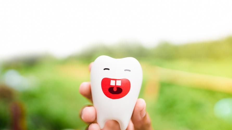 Fluoriidlaki eelised ja kõrvalmõjud hambaaukude ennetamiseks