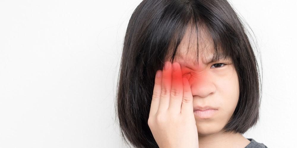 ایمبلیوپیا: سست آنکھیں جو اندھا پن کا باعث بن سکتی ہیں اگر ان پر نظر نہ رکھی جائے۔