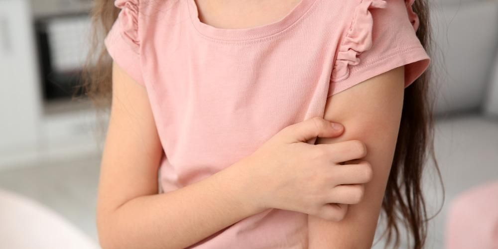 Prepoznajte najpogostejše simptome avtoimunske bolezni pri otrocih