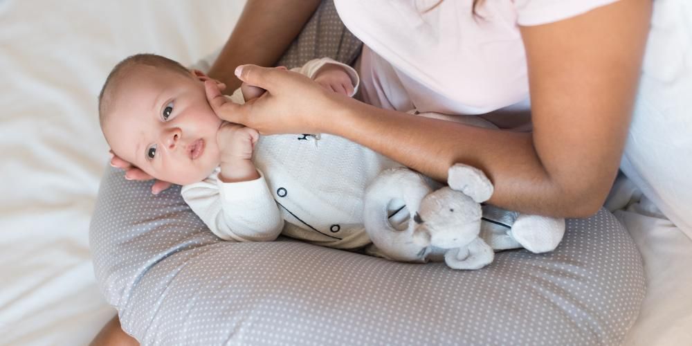 Toto sú tipy na výber vankúša na dojčenie, aby bolo dojčenie a váš drobček v pohodlí
