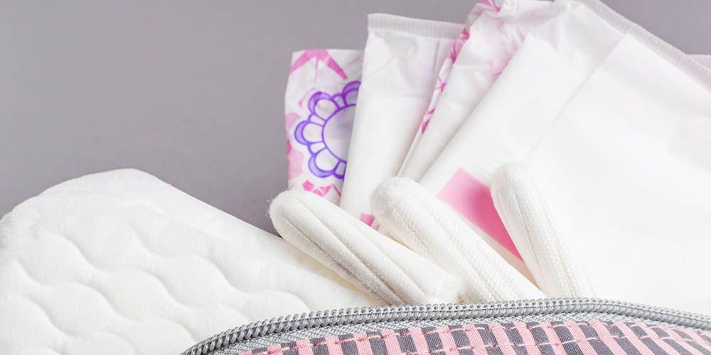 Reconheça as vantagens dos absorventes, absorventes internos e copos menstruais