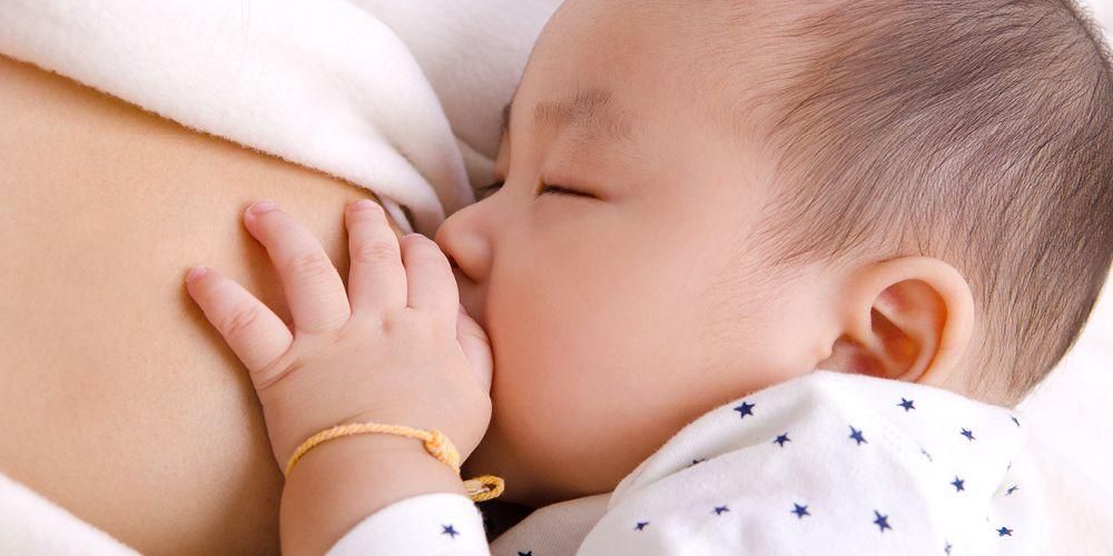 6 тачних и удобних положаја за дојење за мајку и бебу