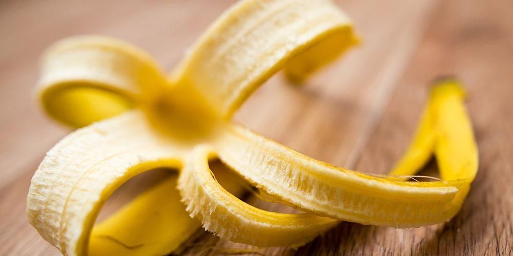 7 banānu mizas priekšrocības, kuras nevajadzētu palaist garām