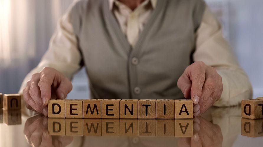 Iepazīšanās ar dažādiem demences veidiem, kas ir neaizsargāti pret uzbrukumiem gados vecākiem cilvēkiem