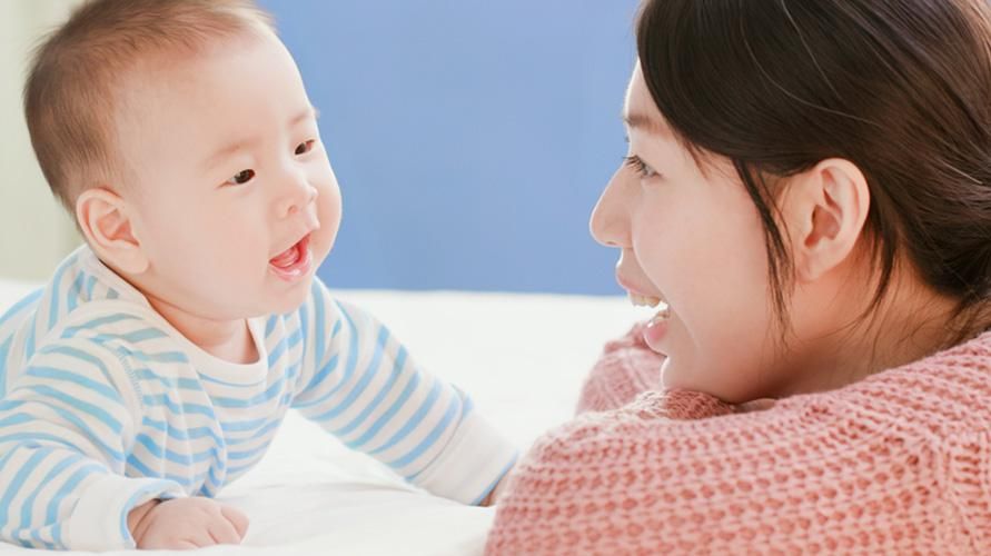 Susipažinimas su Cooing – ankstyva kūdikio kalbos raidos stadija