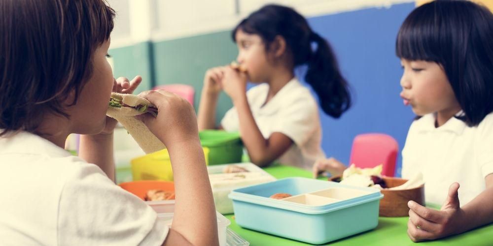 5 maisto tipai, kurie turi būti mokyklinių vaikų reikmenyse