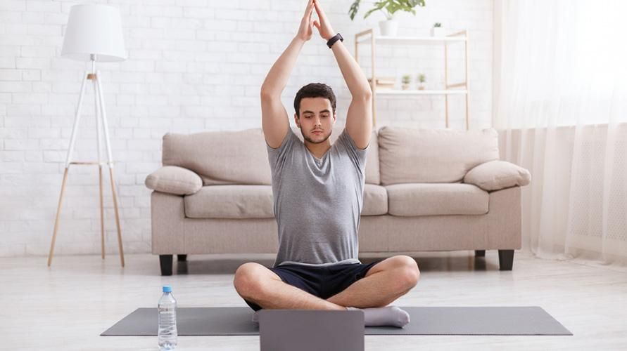 En række fordele ved yoga for mænd og de forskellige bevægelser
