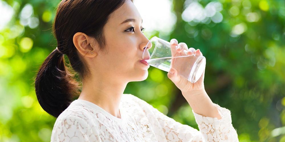 喝水对身体健康的 13 个好处，你不应该错过